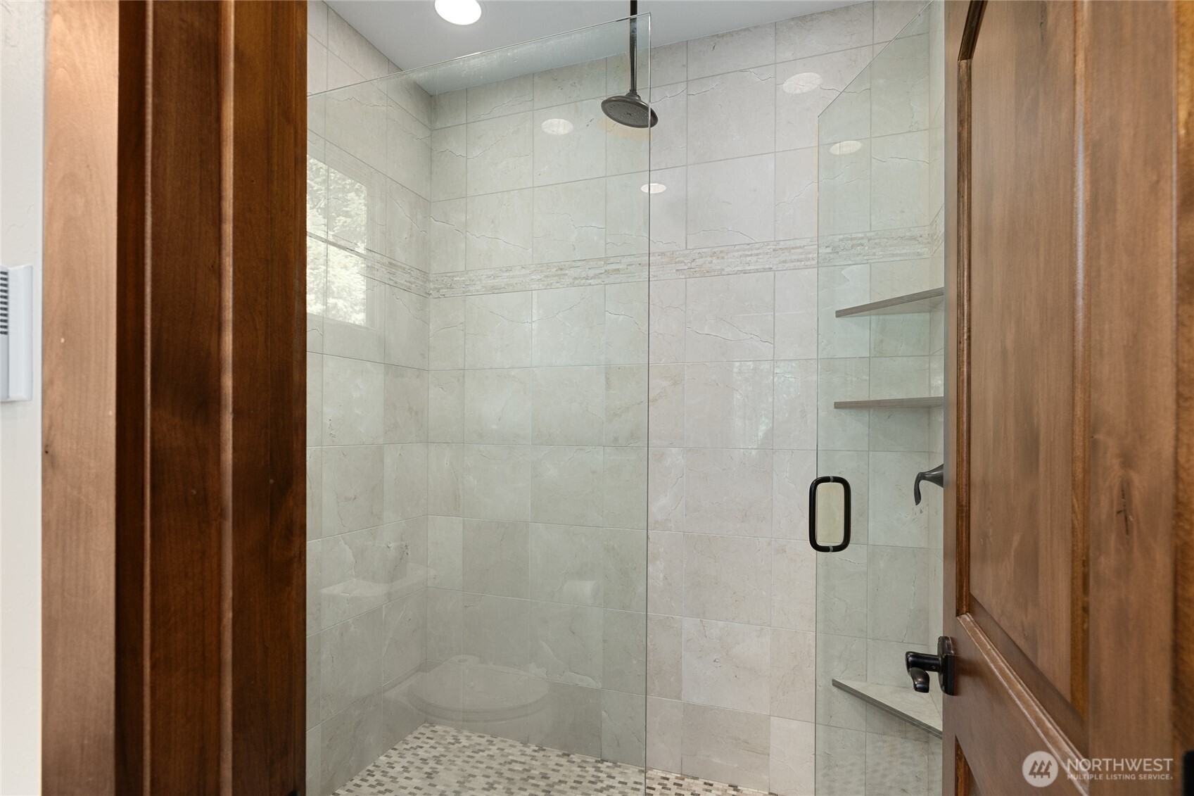 1390 Snowberry Loop Cle Elum, WA 98922 - Photo 25 of 40 a bathroom with a shower
