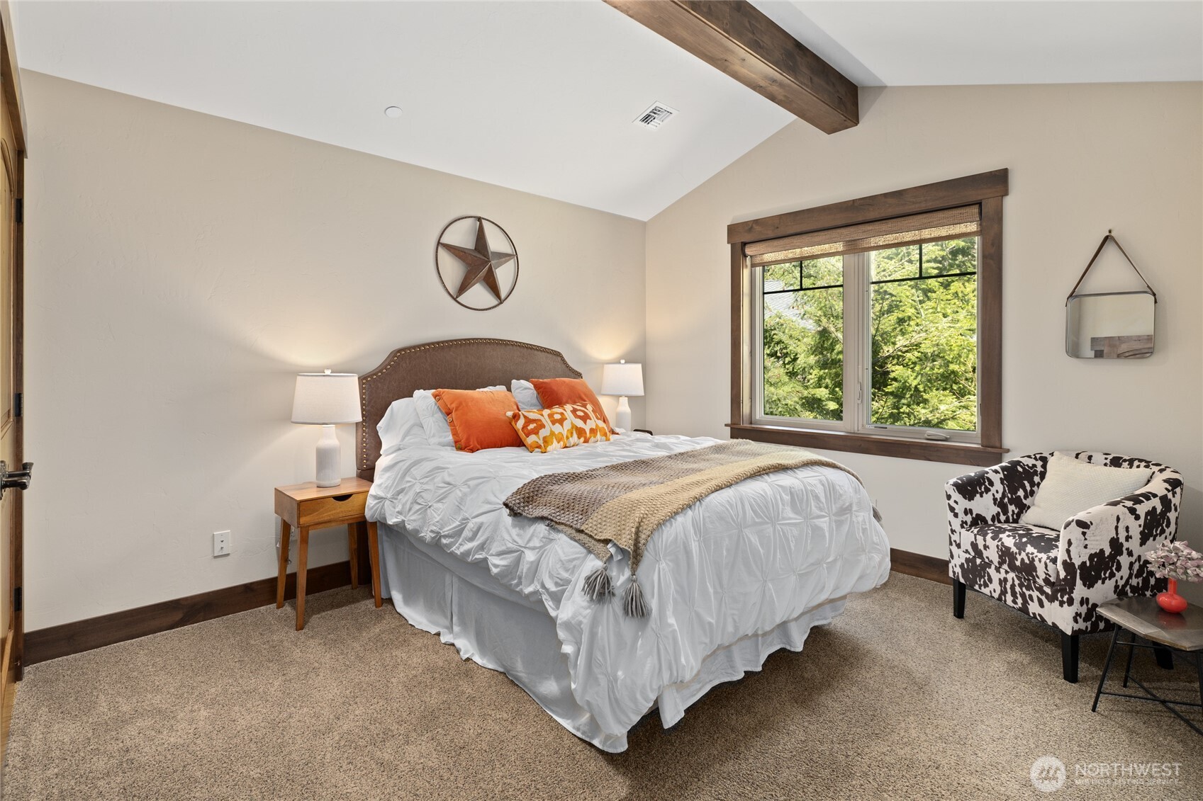 1390 Snowberry Loop Cle Elum, WA 98922 - Photo 30 of 40 a bedroom with a bed and a window