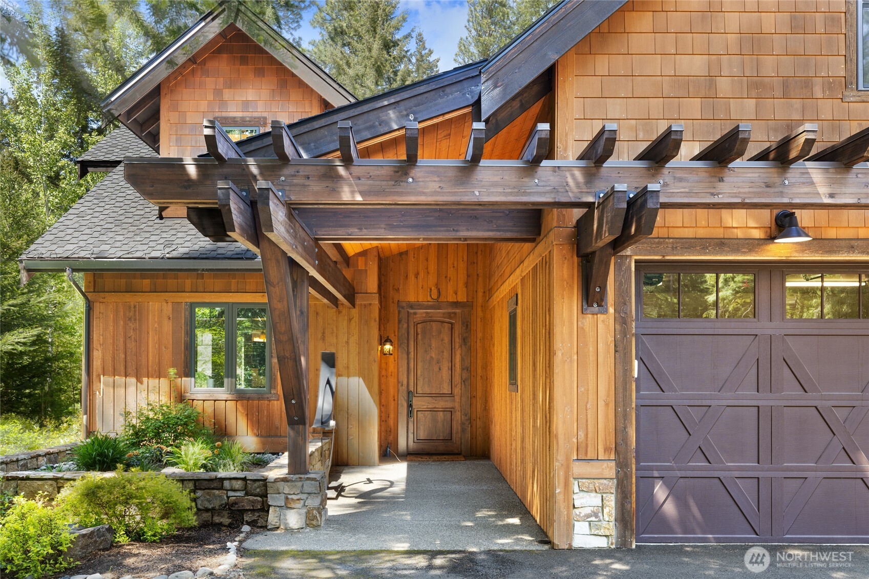 1390 Snowberry Loop Cle Elum, WA 98922 - Photo 40 of 40 a front view of a house with a yard