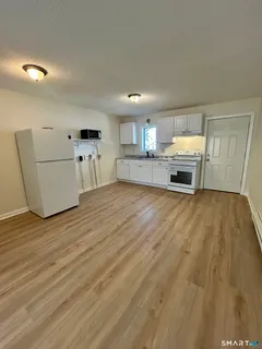 $1,600 | 22 Spring Street, Unit B, Killingly, CT 06239