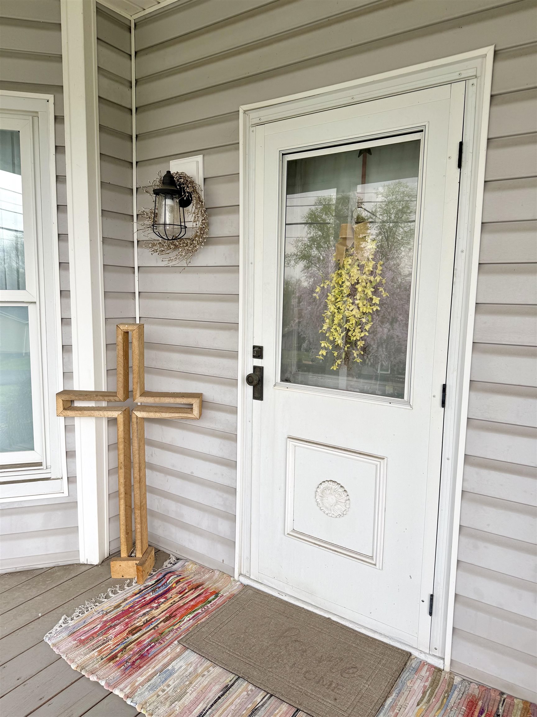 15385 Evergreen Valley Road Timberville, VA 22853 - Photo 2 of 44 a view of a entryway door of the house