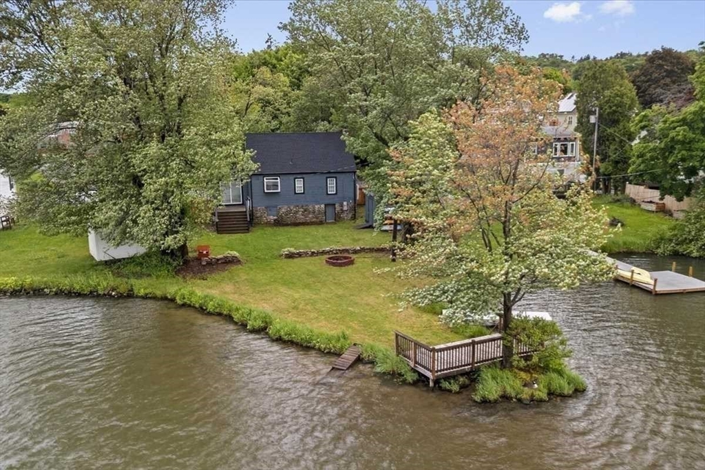 522 Grove Worcester Ma Worcester, MA 01605 - Photo 2 of 29