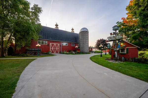 $2,249,000 | 2681 Hadley Road, Lapeer, MI 48446