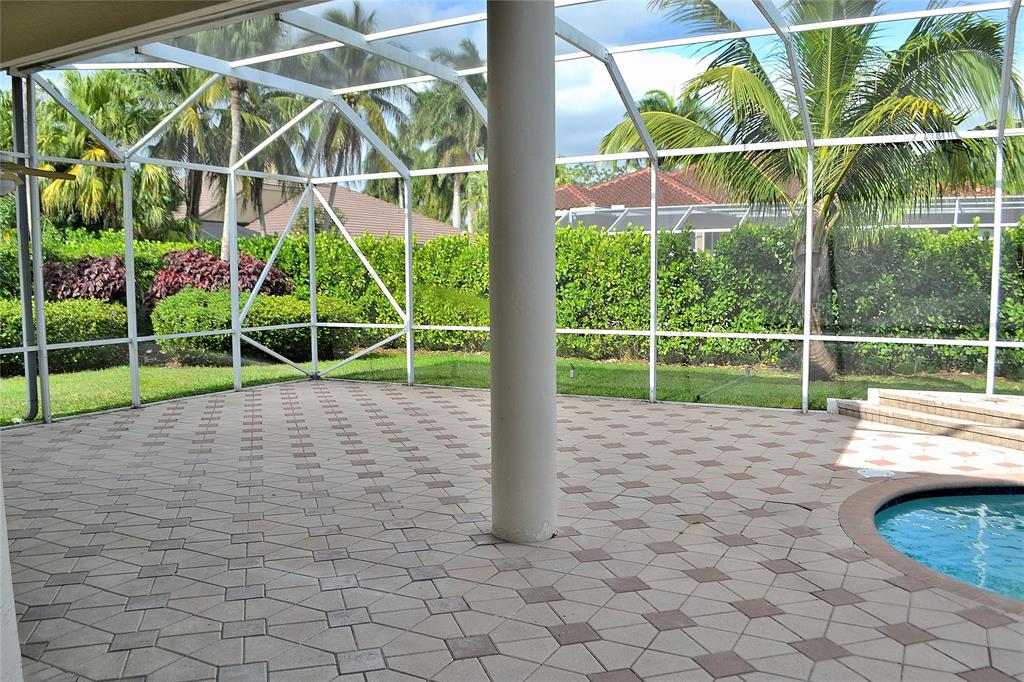 131 Dockside Circle Weston, FL 33327 - Photo 12 of 27 a view of outdoor space with backyard