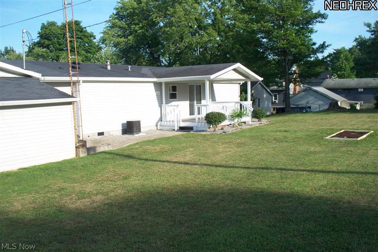 1872 Wick Campbell Road Hubbard, OH 44425 - Photo 5 of 23 Gallery Image 5