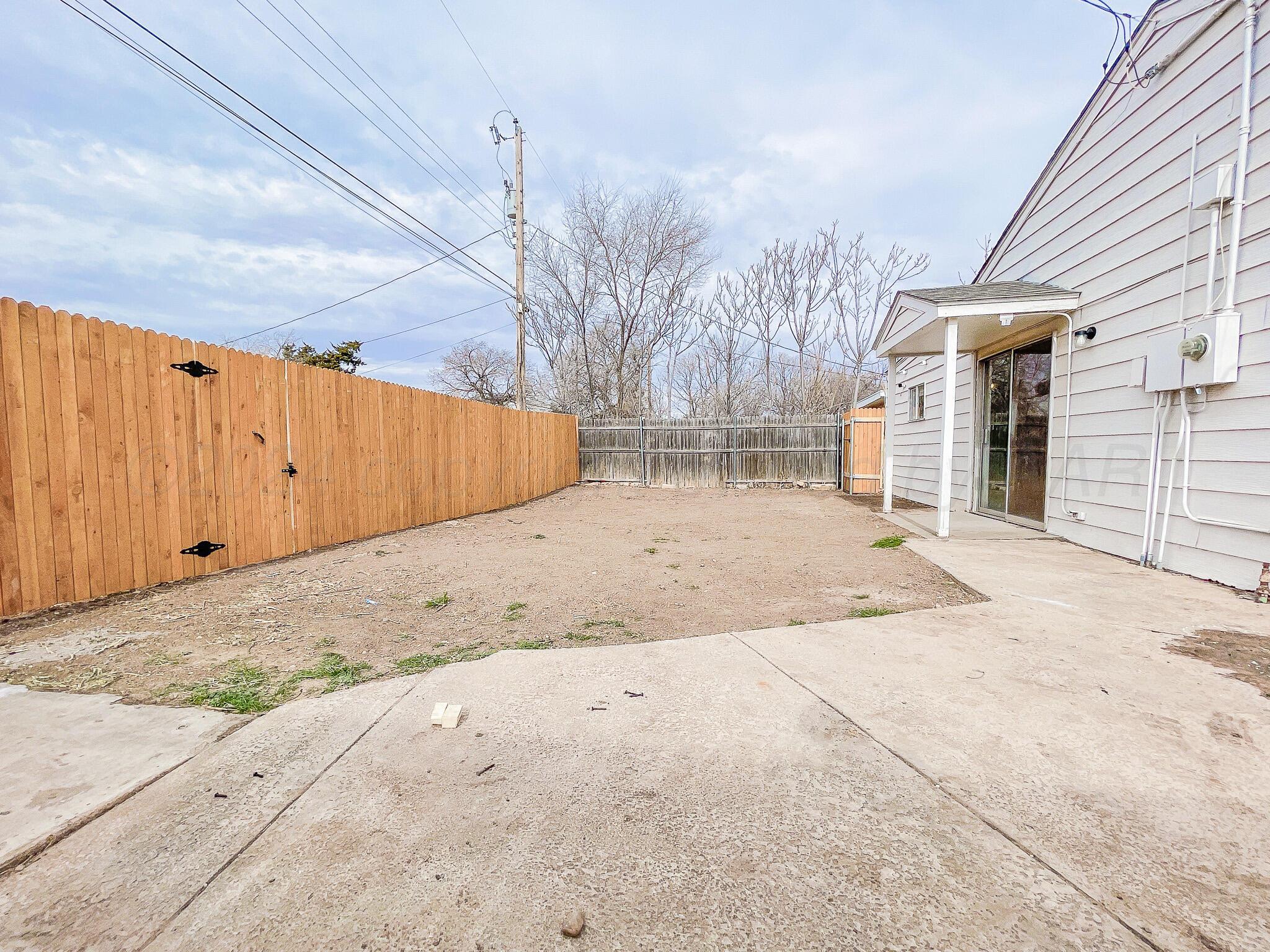 4110 South Lipscomb Street Amarillo, TX 79110 - Photo 16 of 16 a backyard of a house