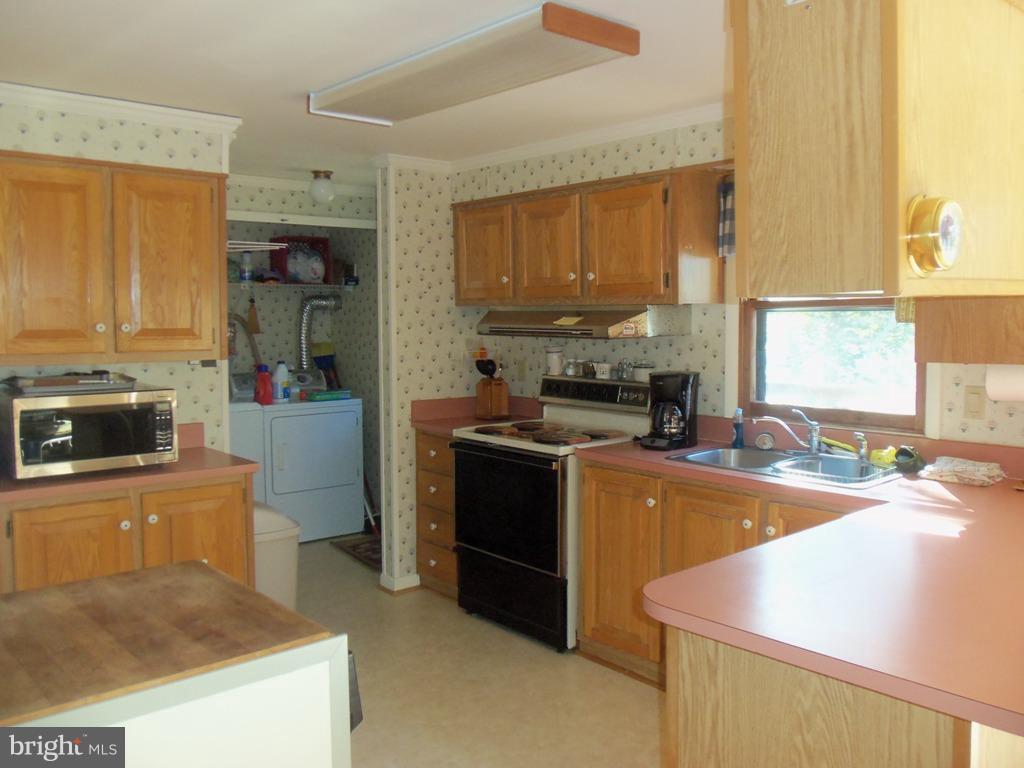 1208 South Glebe Road Montross, VA 22520 - Photo 4 of 16 Kitchen