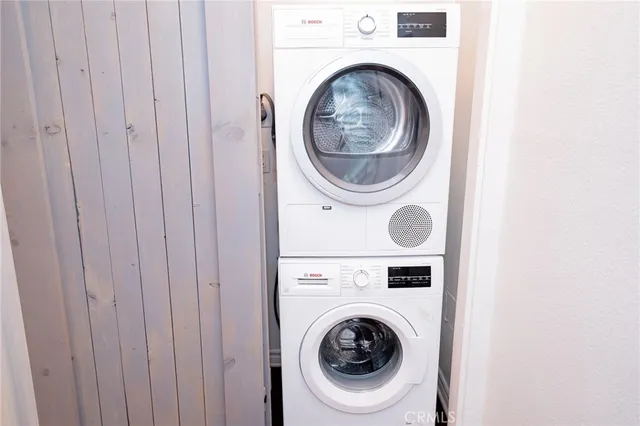 a close up view of washer and dryer