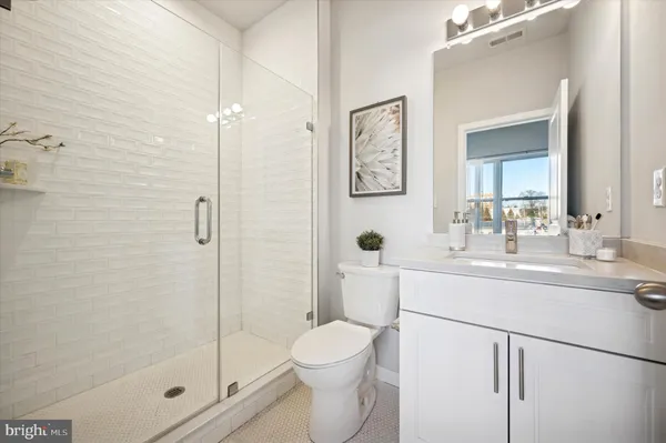 $4,500 | 443 Shurs Lane, Unit 18, Philadelphia, PA 19128