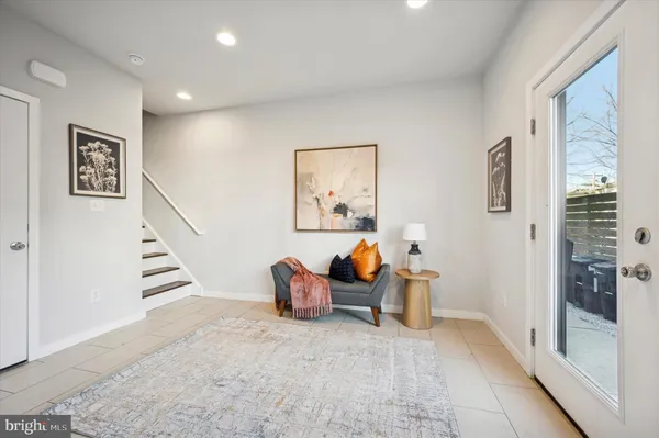 $4,500 | 443 Shurs Lane, Unit 18, Philadelphia, PA 19128