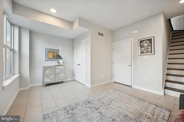 $4,500 | 443 Shurs Lane, Unit 18, Philadelphia, PA 19128