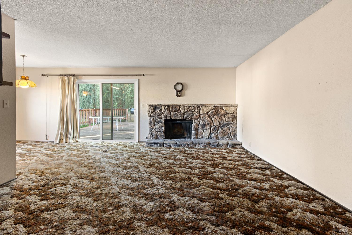 1084 Jamie Drive Concord, CA 94518 - Photo 11 of 34