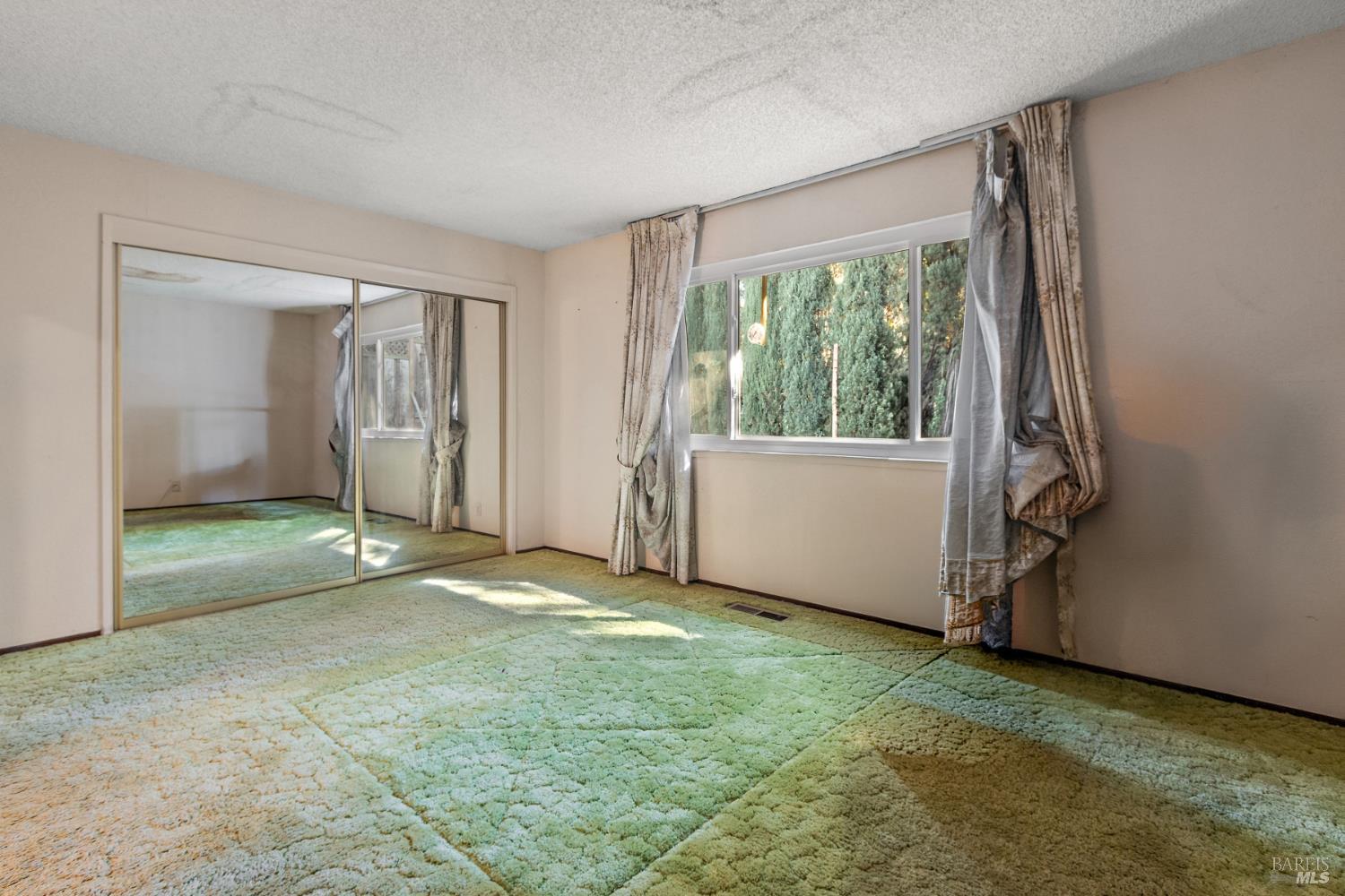 1084 Jamie Drive Concord, CA 94518 - Photo 14 of 34