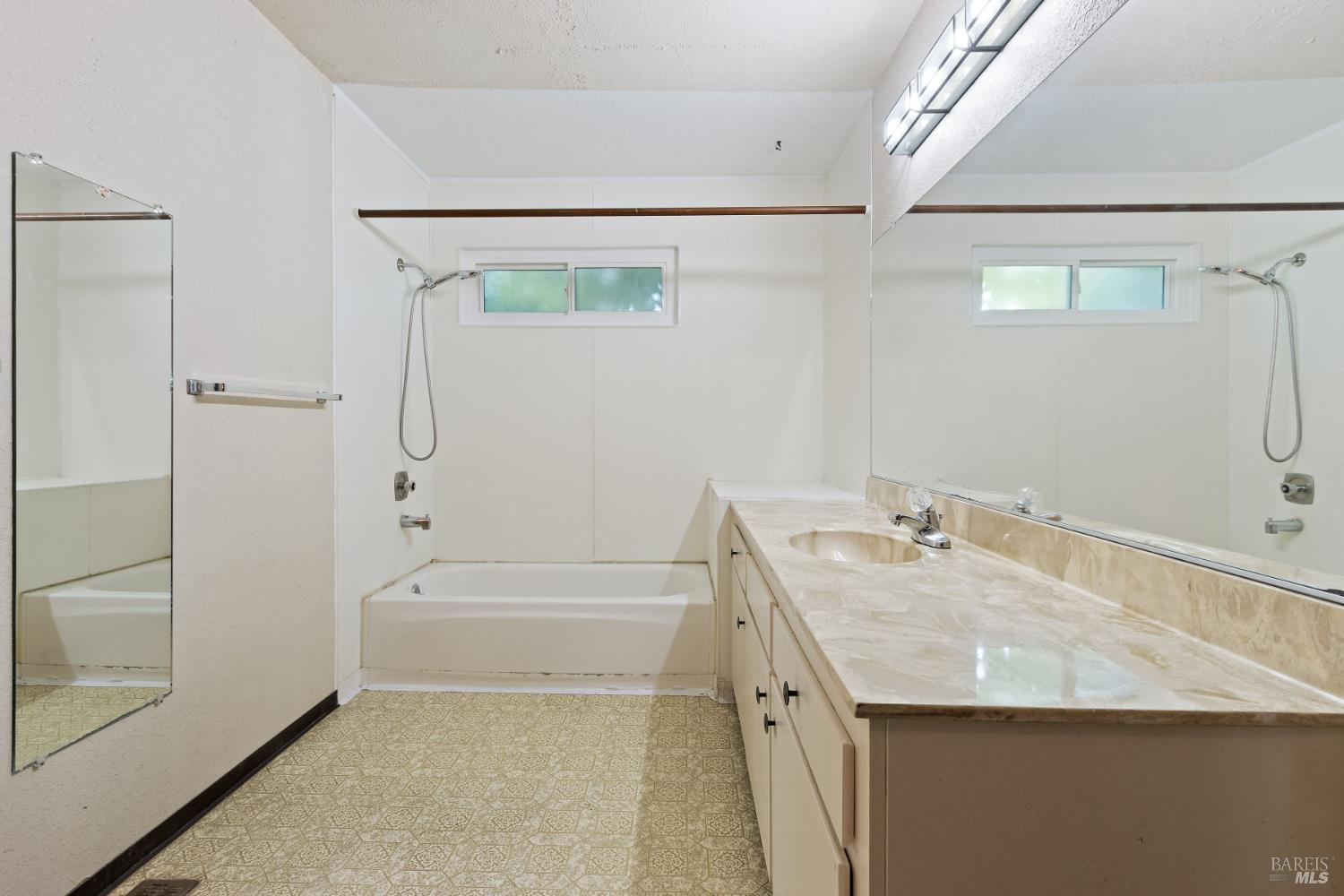 1084 Jamie Drive Concord, CA 94518 - Photo 18 of 34