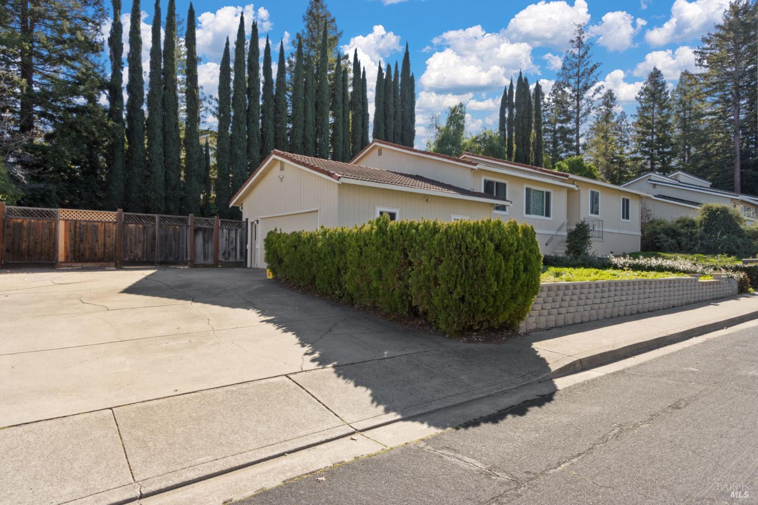 1084 Jamie Drive Concord, CA 94518 - Photo 31 of 34