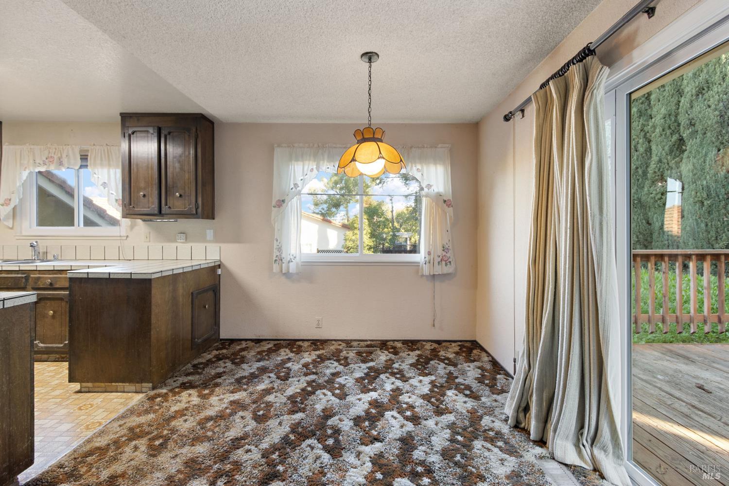 1084 Jamie Drive Concord, CA 94518 - Photo 9 of 34