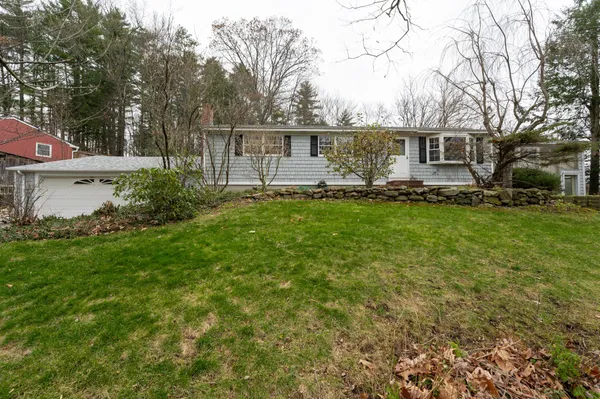 $375,000 | 62 Pine Street, Hooksett, NH 03106