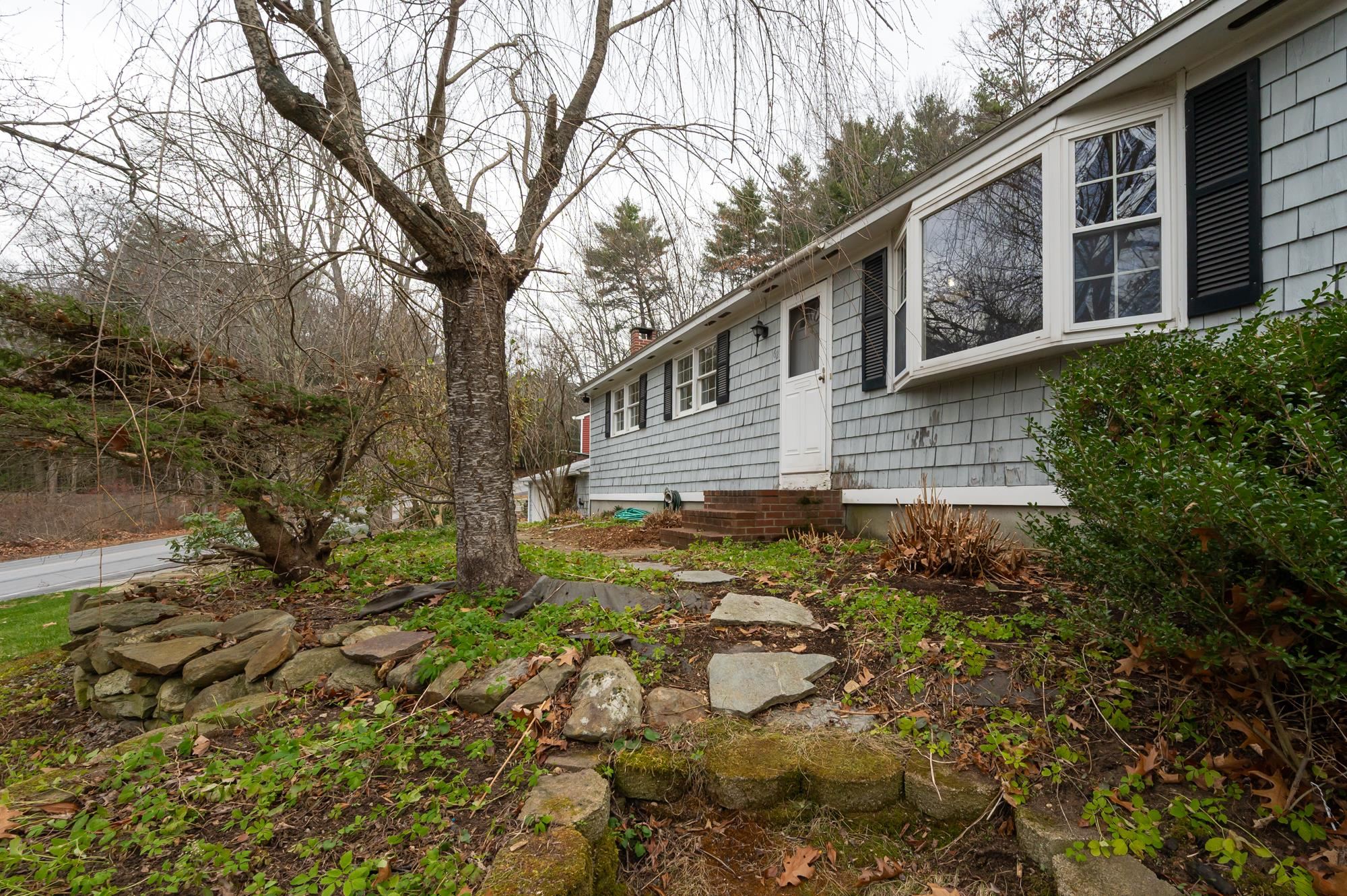 62 Pine Street Hooksett, NH 03106 - Photo 38 of 41