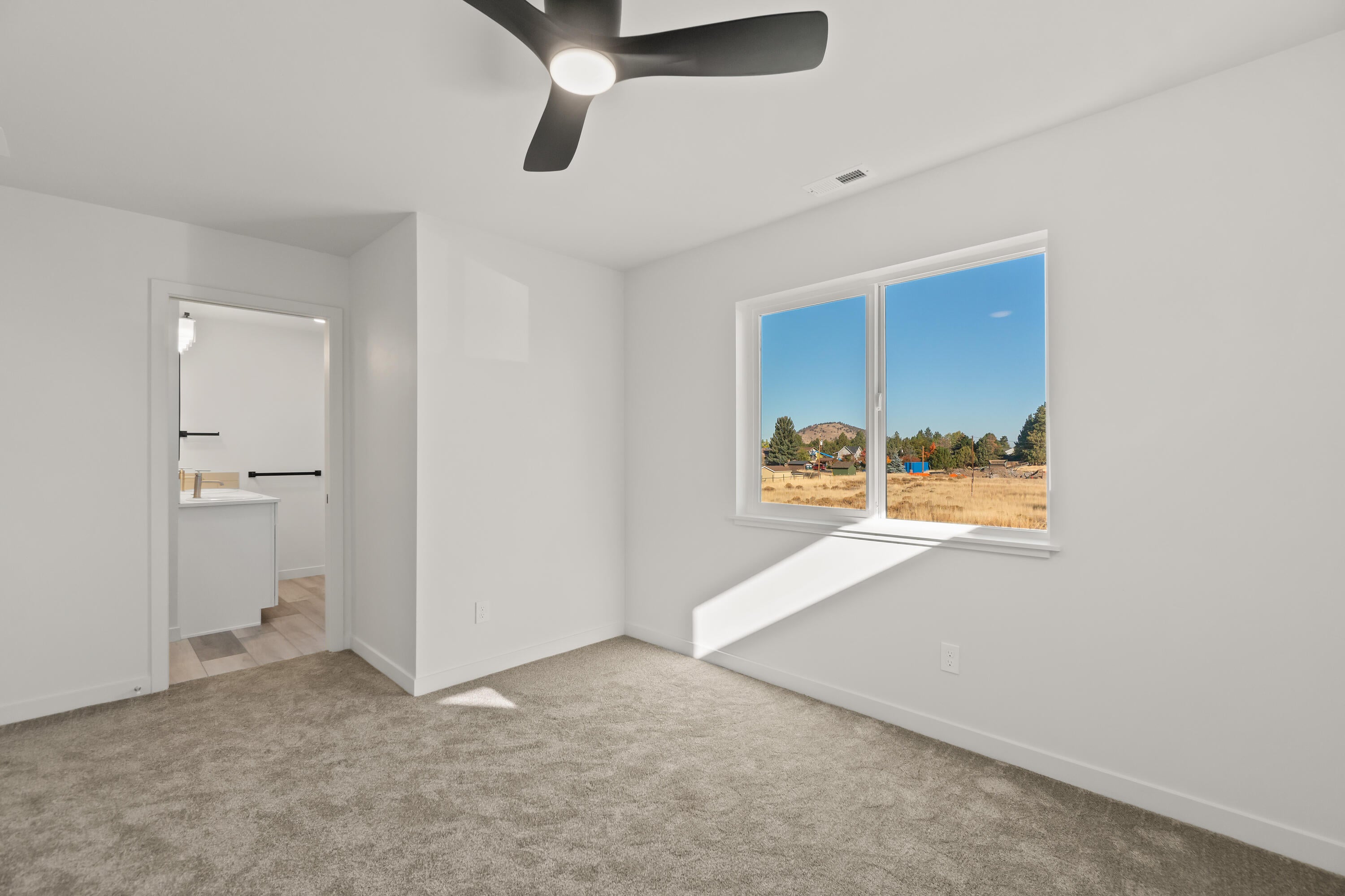 61646 Pettigrew Road, Unit 10 Bend, OR 97702 - Photo 14 of 22 18-print-Riley Visuals-30