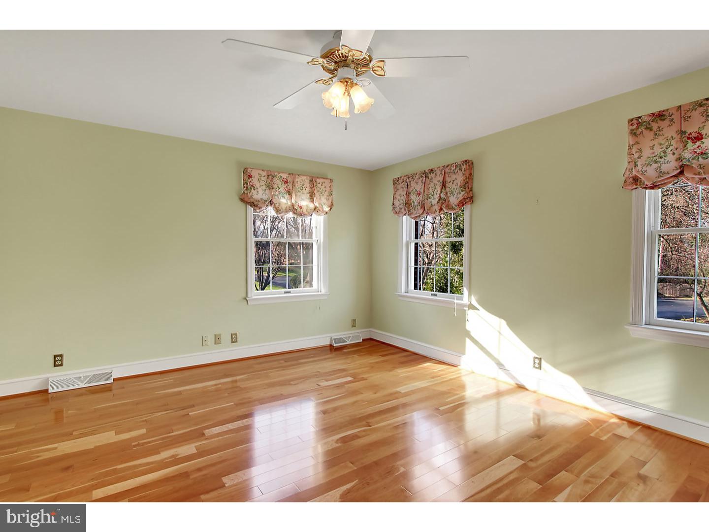 1634 Meadowlark Road Wyomissing, PA 19610 - Photo 14 of 25 Gallery Image 14