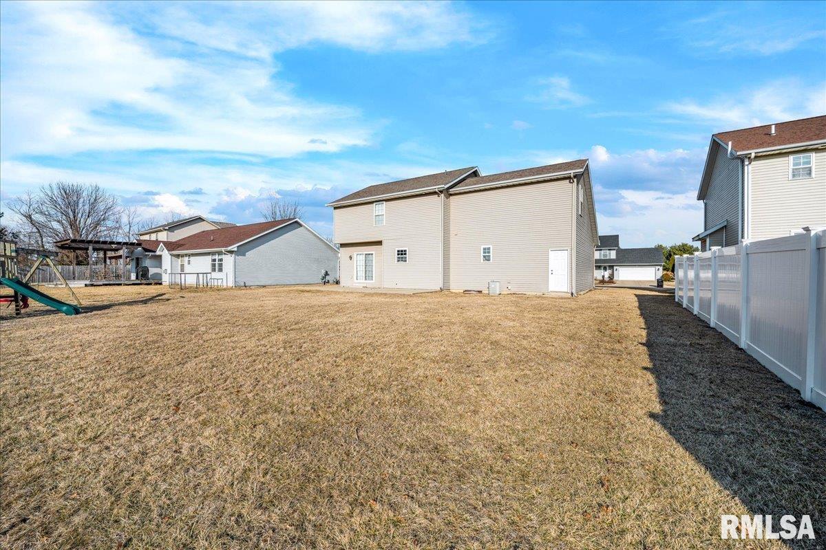 1626 Jadens Way Washington, IL 61571 - Photo 28 of 41