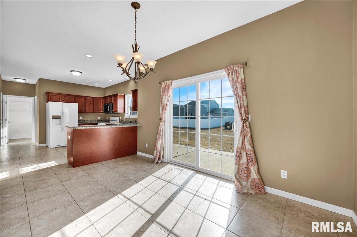 1626 Jadens Way Washington, IL 61571 - Photo 7 of 41