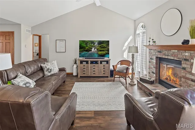 $369,500 | 1713 Aster Lane, Godfrey, IL 62035