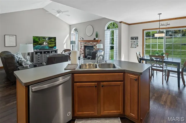 $369,500 | 1713 Aster Lane, Godfrey, IL 62035