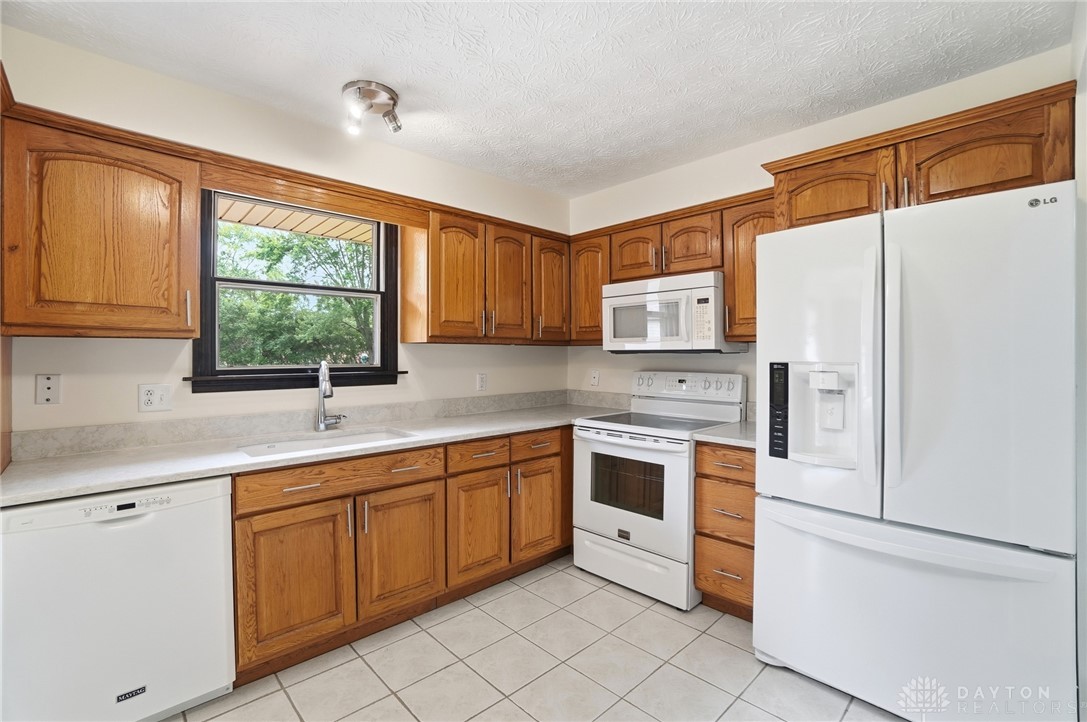 7655 Windham Road Tipp City, OH 45371 - Photo 14 of 61