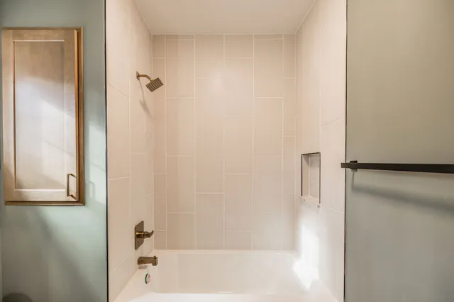 $569,900 | 203 Uga Cove, Westmoreland, TN 37186