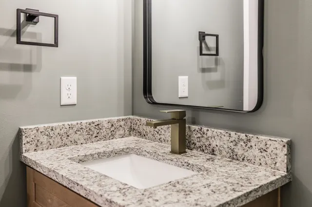 $569,900 | 203 Uga Cove, Westmoreland, TN 37186