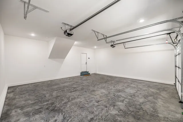 $569,900 | 203 Uga Cove, Westmoreland, TN 37186