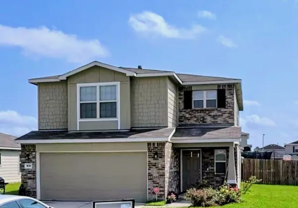 $304,999 | 931 Salado Slough Lane, Rosenberg, TX 77471