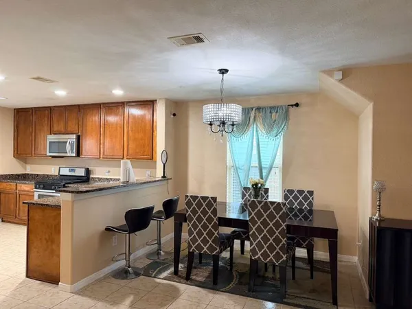 $304,999 | 931 Salado Slough Lane, Rosenberg, TX 77471