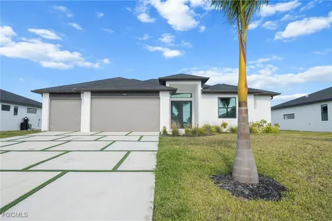 $479,900 | 325 Northeast 15th Terrace, Cape Coral, FL 33909