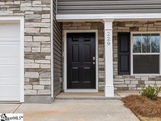 $315,900 | 229 Roocroft Court, Fountain Inn, SC 29644