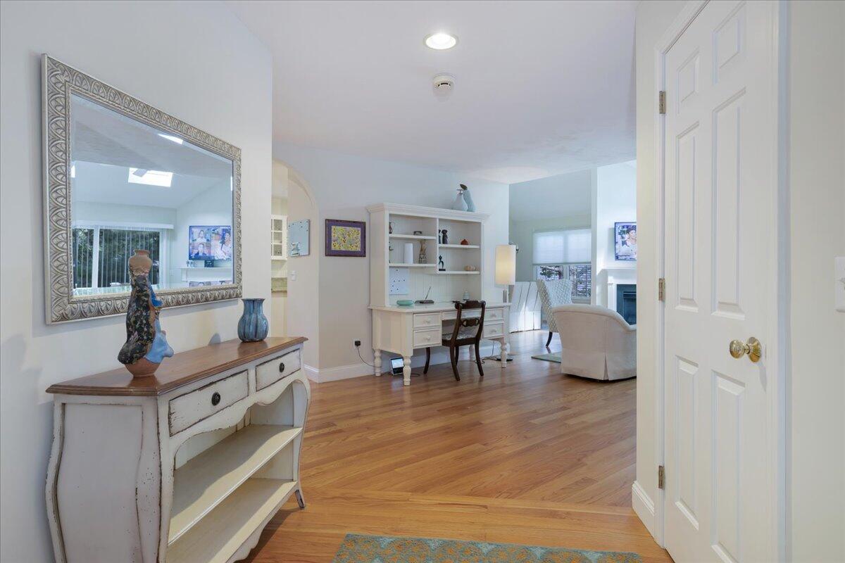 11 Darby Point Mashpee, MA 02649 - Photo 6 of 43 06-11Dar-106