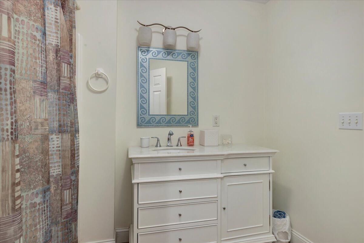 11 Darby Point Mashpee, MA 02649 - Photo 9 of 43 09-11Dar-109