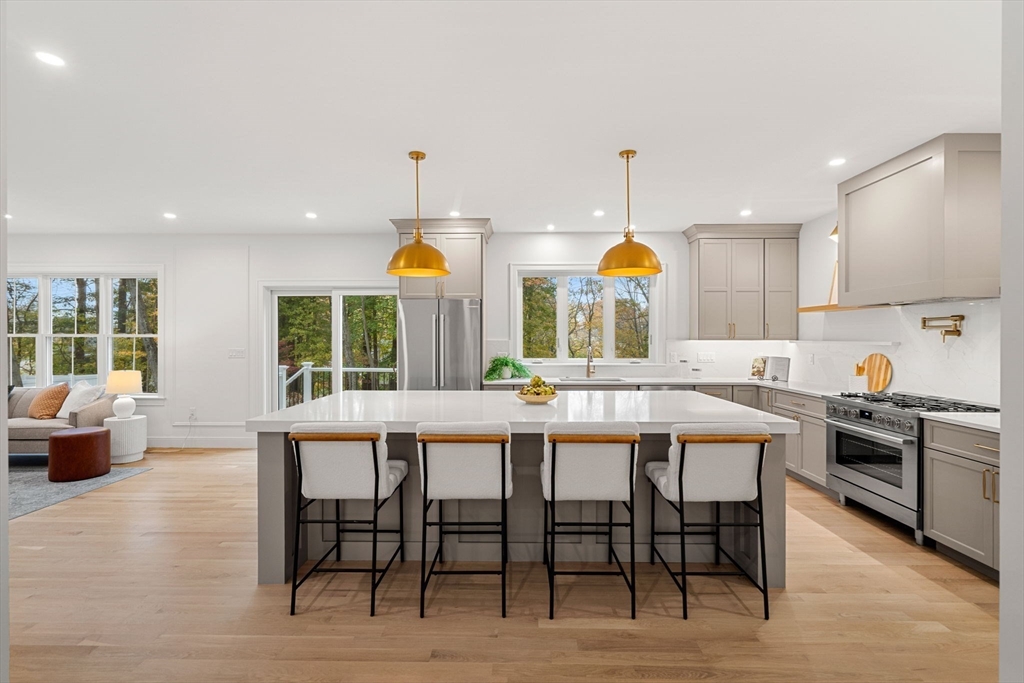 28 Martin Road Reading, MA 01867 - Photo 3 of 42 Gallery Image 3