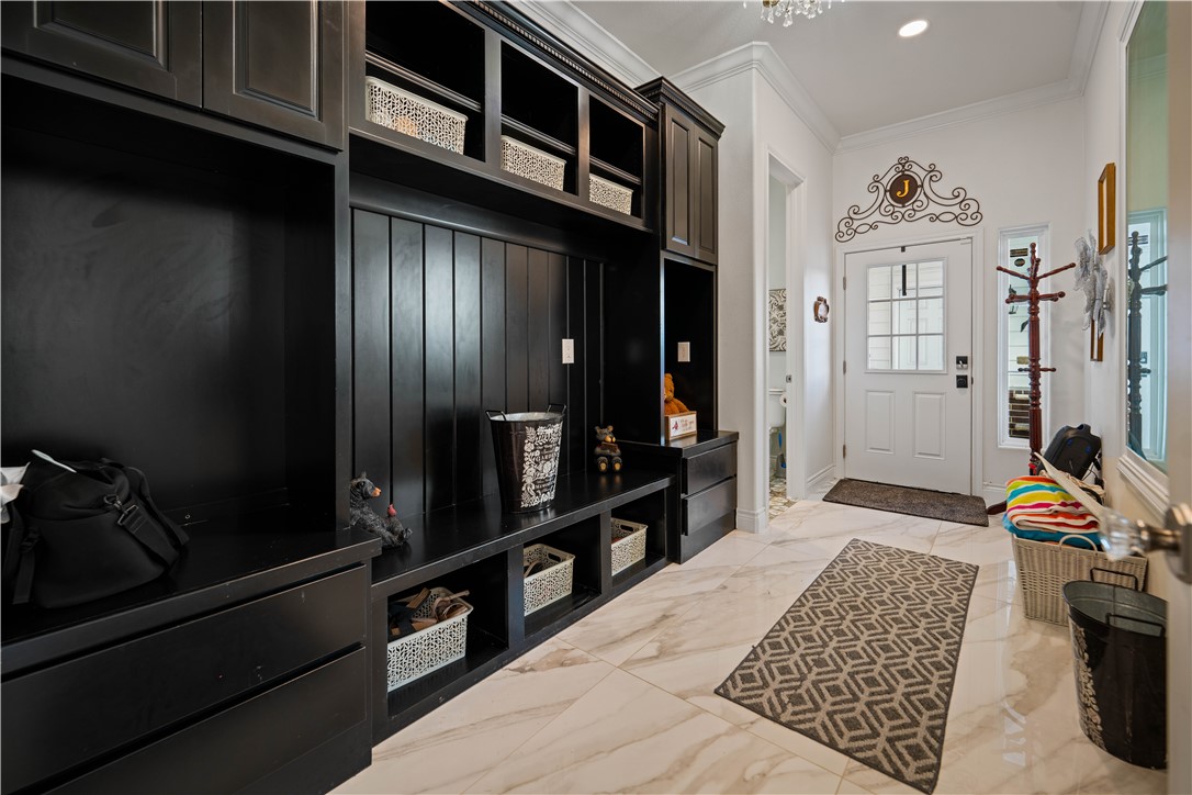 741 County Road 159 Kenedy, TX 78119 - Photo 6 of 37 a walk in closet