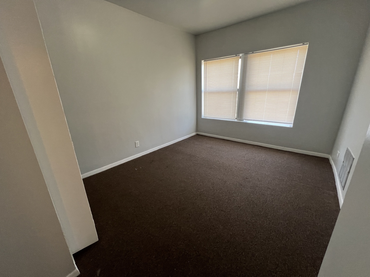 71 East 69th Street, Unit 3 Chicago, IL 60637 - Photo 3 of 6