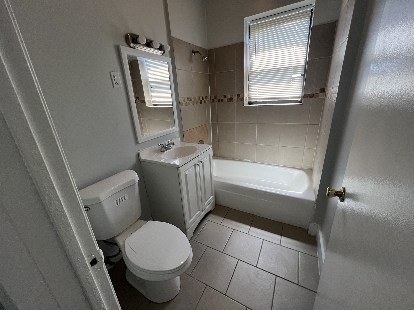 71 East 69th Street, Unit 3 Chicago, IL 60637 - Photo 6 of 6