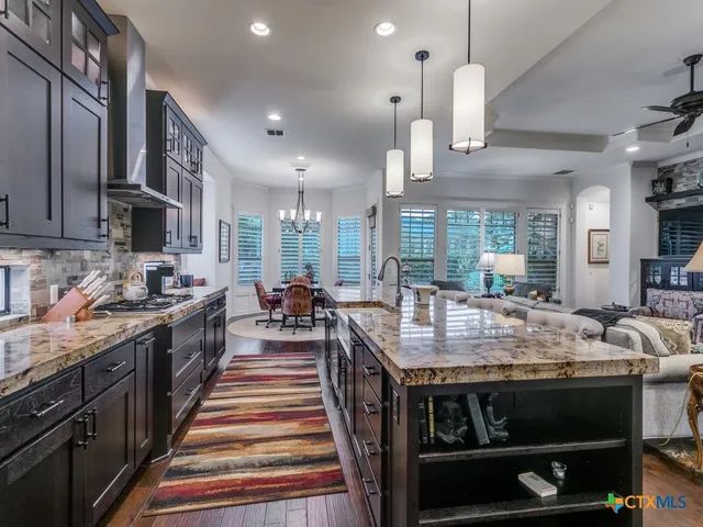 $575,000 | 416 Mission Hill Run, New Braunfels, TX 78132