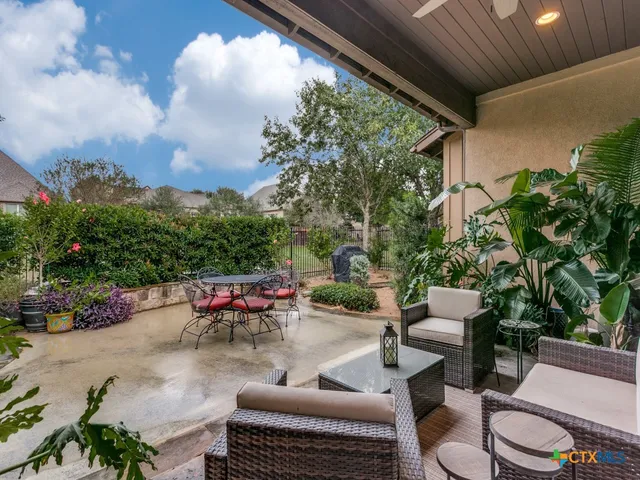 $575,000 | 416 Mission Hill Run, New Braunfels, TX 78132