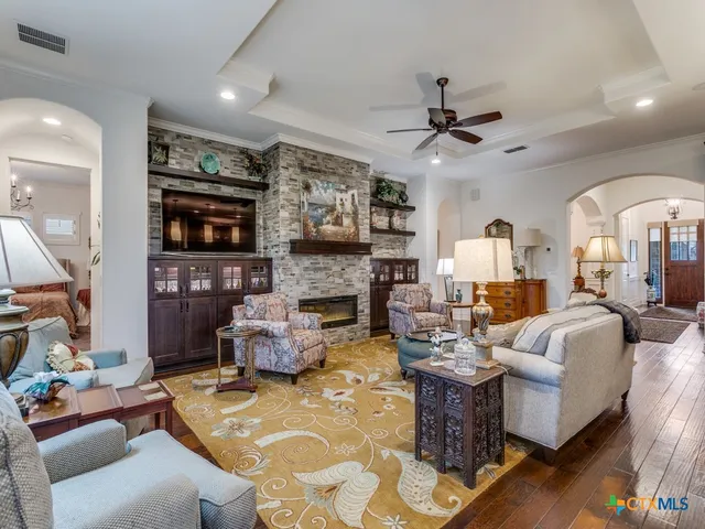 $575,000 | 416 Mission Hill Run, New Braunfels, TX 78132