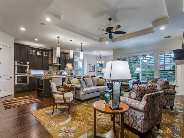 $575,000 | 416 Mission Hill Run, New Braunfels, TX 78132