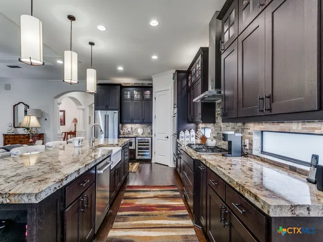 $575,000 | 416 Mission Hill Run, New Braunfels, TX 78132