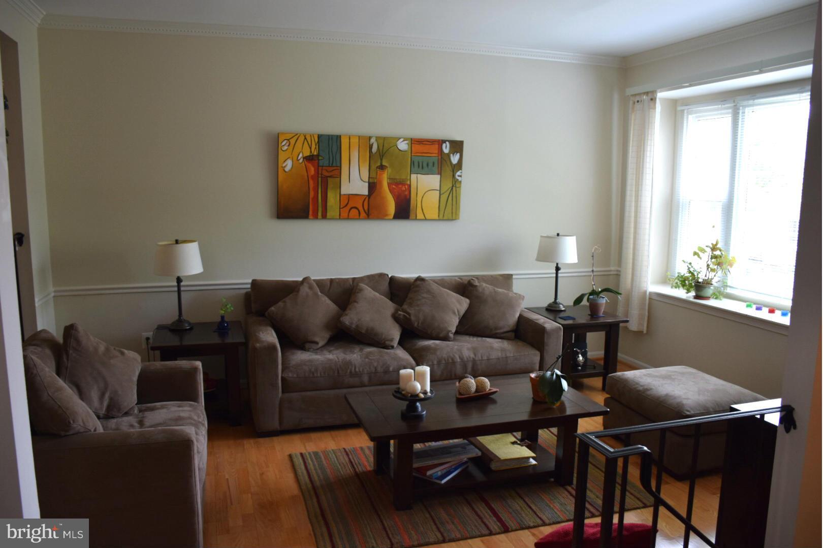 9766 Lakepointe Drive Burke, VA 22015 - Photo 2 of 21 Living Room