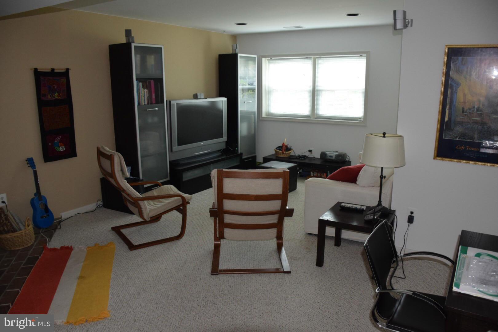 9766 Lakepointe Drive Burke, VA 22015 - Photo 11 of 21 Family Room