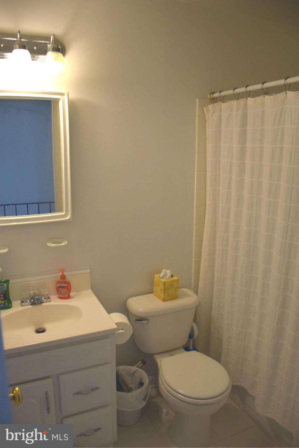 9766 Lakepointe Drive Burke, VA 22015 - Photo 17 of 21 Bath